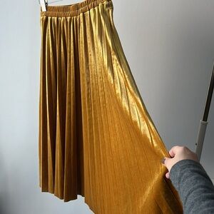 Chelsea 28 Gold velvet pleated midi skirt S